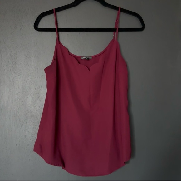 Dynamite Tops - Dynamite Merlot Scalloped Tank - Size Small